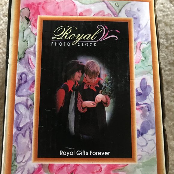 NIB Photo Frame With Clock - Picture 2 of 9